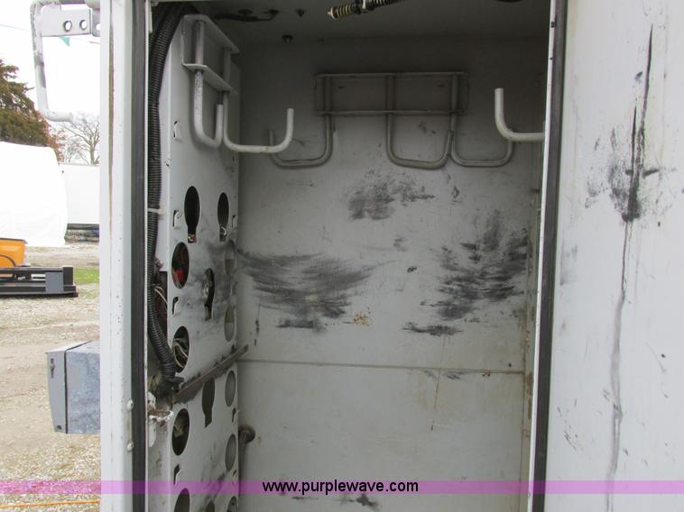 image for item L4230 2007 Freightliner Business Class M2 service truck