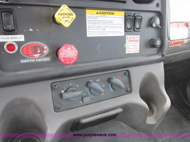 image for item L4230 2007 Freightliner Business Class M2 service truck