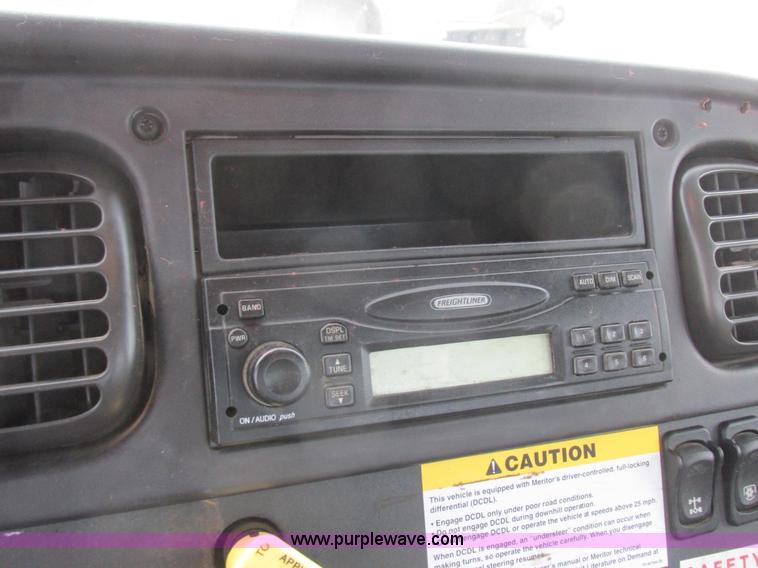 image for item L4230 2007 Freightliner Business Class M2 service truck