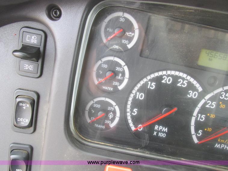 image for item L4230 2007 Freightliner Business Class M2 service truck