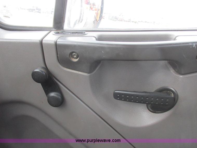 image for item L4230 2007 Freightliner Business Class M2 service truck