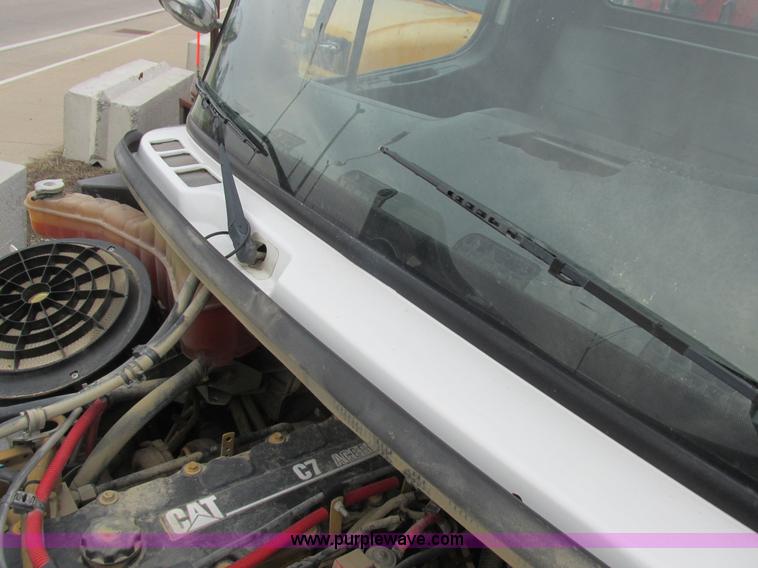 image for item L4230 2007 Freightliner Business Class M2 service truck