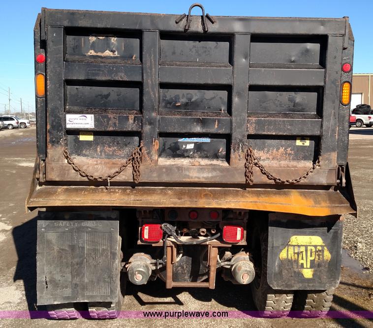 image for item L6066 2006 International 7400 dump truck