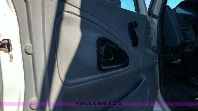 image for item L6066 2006 International 7400 dump truck