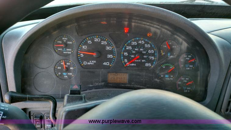 image for item L6066 2006 International 7400 dump truck