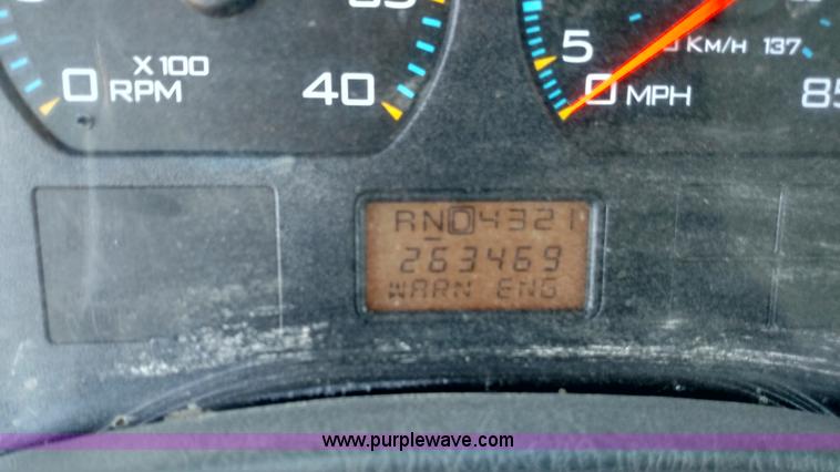 image for item L6066 2006 International 7400 dump truck