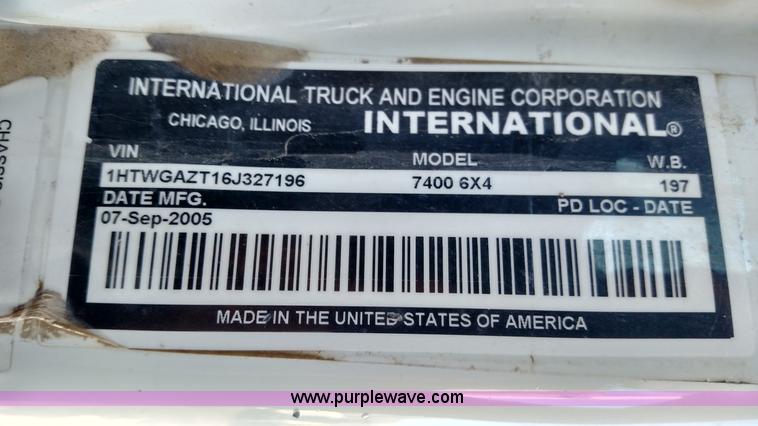 image for item L6066 2006 International 7400 dump truck