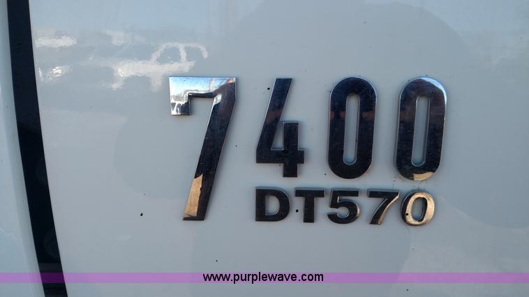 image for item L6066 2006 International 7400 dump truck