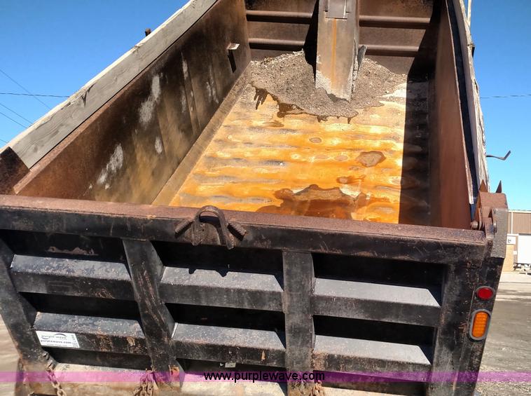 image for item L6066 2006 International 7400 dump truck