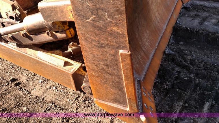 image for item L6092 1999 Komatsu D65EX-12 dozer