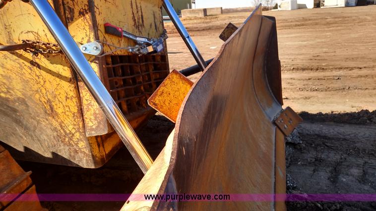 image for item L6092 1999 Komatsu D65EX-12 dozer