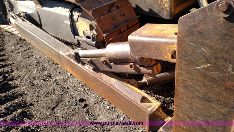 image for item L6092 1999 Komatsu D65EX-12 dozer