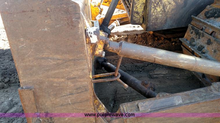 image for item L6092 1999 Komatsu D65EX-12 dozer