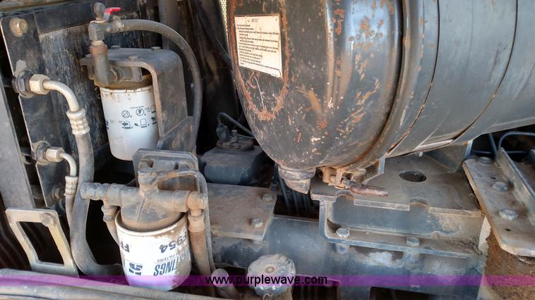 image for item L6092 1999 Komatsu D65EX-12 dozer