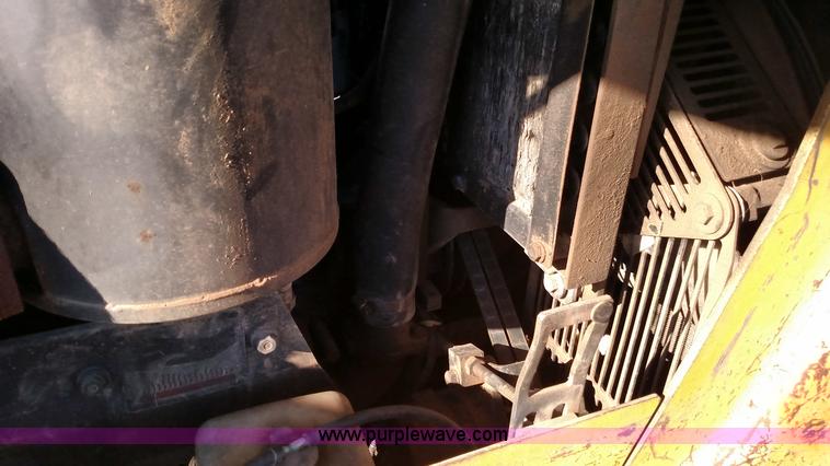 image for item L6092 1999 Komatsu D65EX-12 dozer