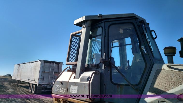 image for item L6092 1999 Komatsu D65EX-12 dozer