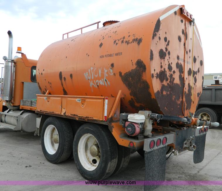 image for item L7293 1987 Freightliner FLC-64T water truck