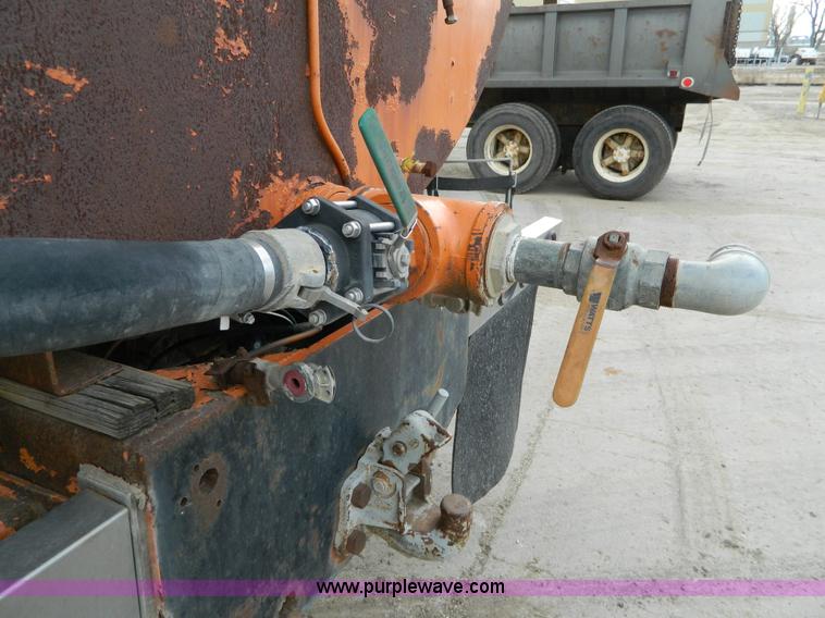 image for item L7293 1987 Freightliner FLC-64T water truck