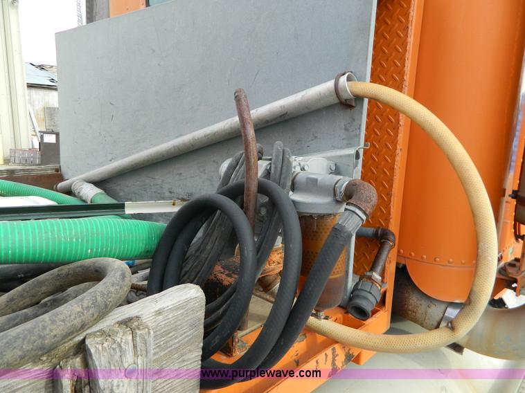 image for item L7293 1987 Freightliner FLC-64T water truck