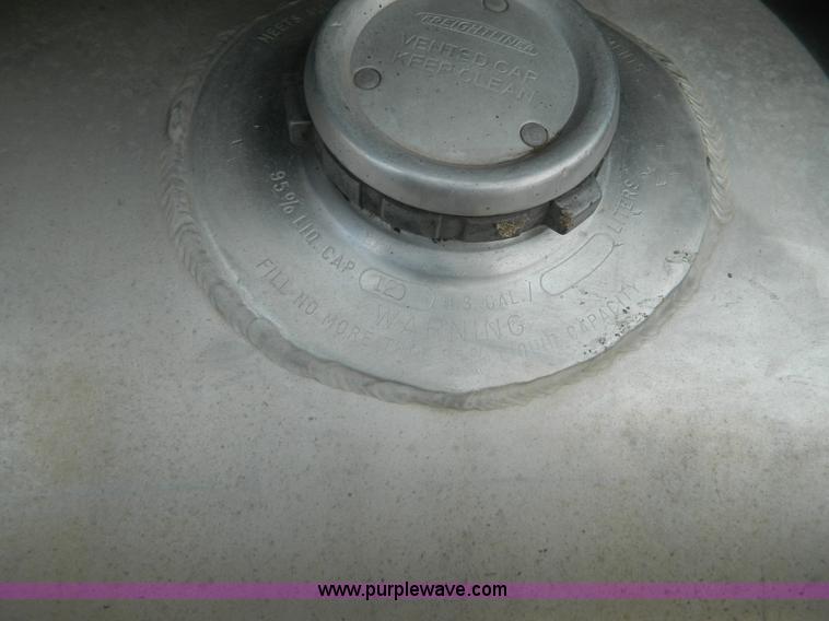 image for item L7293 1987 Freightliner FLC-64T water truck