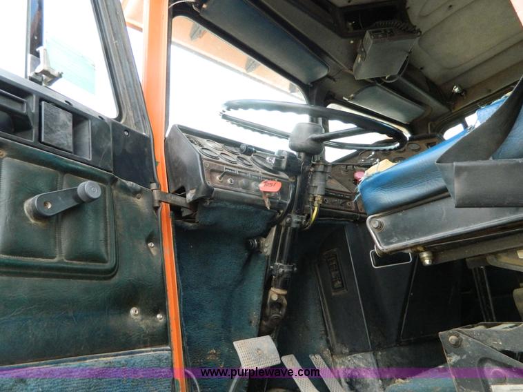 image for item L7293 1987 Freightliner FLC-64T water truck