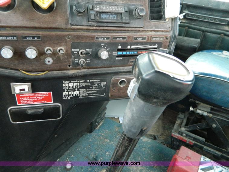 image for item L7293 1987 Freightliner FLC-64T water truck