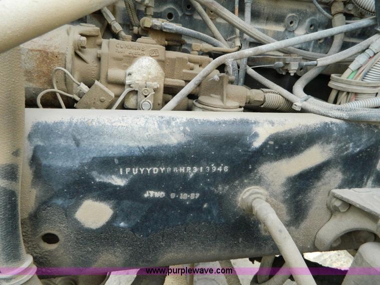 image for item L7293 1987 Freightliner FLC-64T water truck