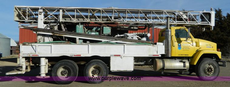 image for item L7299 1987 GMC Brigadier drill rig truck