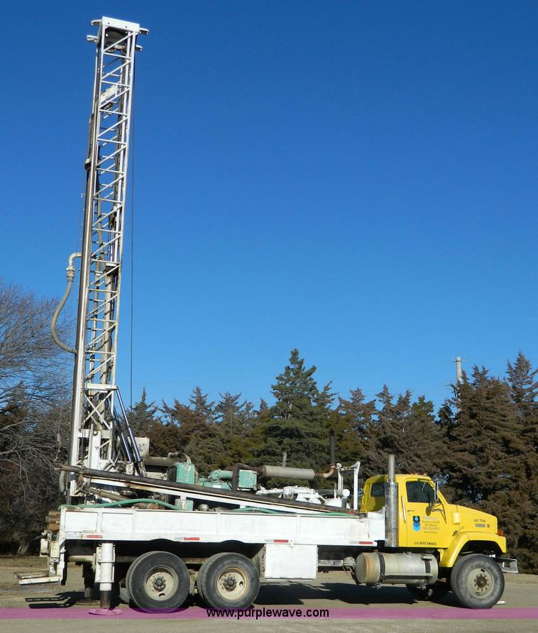 image for item L7299 1987 GMC Brigadier drill rig truck