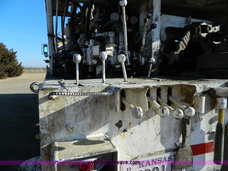image for item L7299 1987 GMC Brigadier drill rig truck