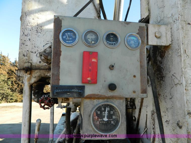 image for item L7299 1987 GMC Brigadier drill rig truck