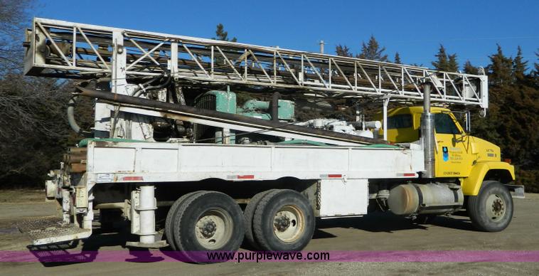 image for item L7299 1987 GMC Brigadier drill rig truck