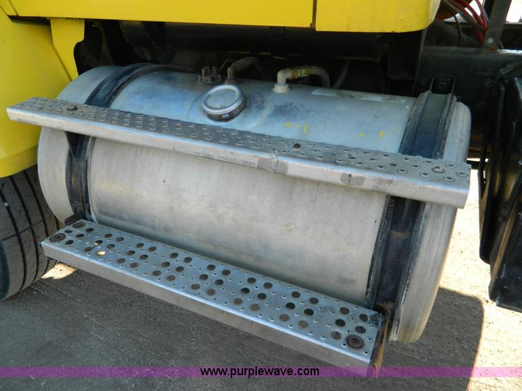 image for item L7299 1987 GMC Brigadier drill rig truck