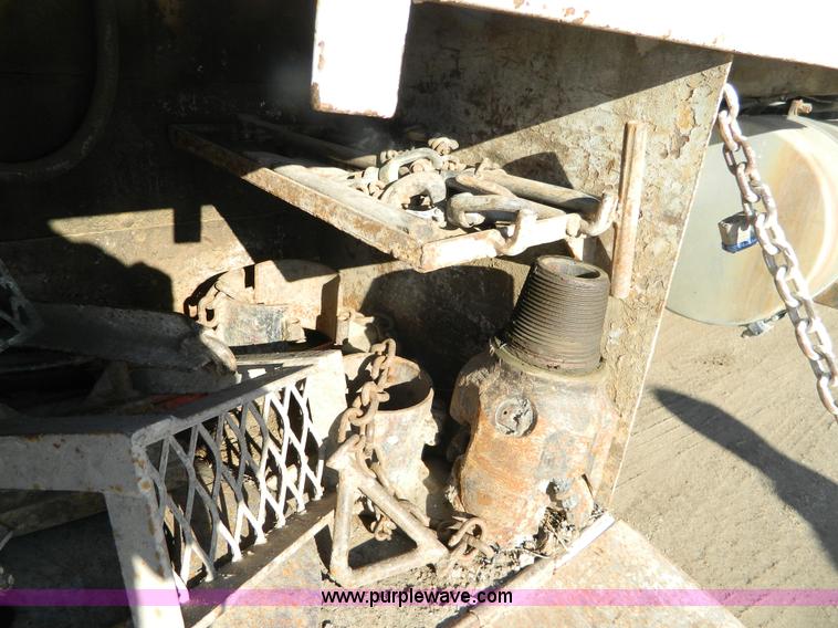 image for item L7299 1987 GMC Brigadier drill rig truck