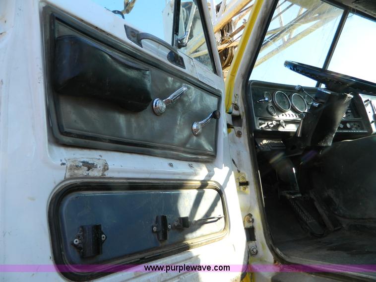 image for item L7299 1987 GMC Brigadier drill rig truck