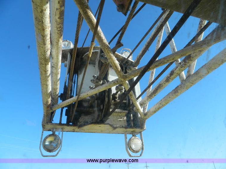 image for item L7299 1987 GMC Brigadier drill rig truck