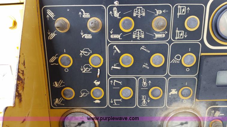 image for item N9339 2000 Vermeer T655 DT trencher