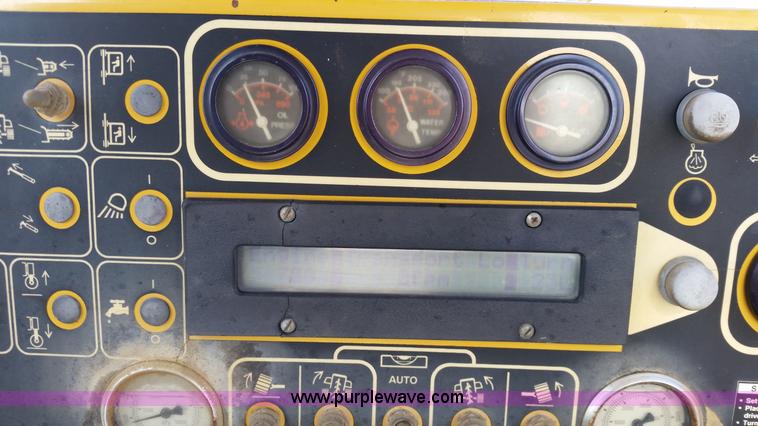 image for item N9339 2000 Vermeer T655 DT trencher