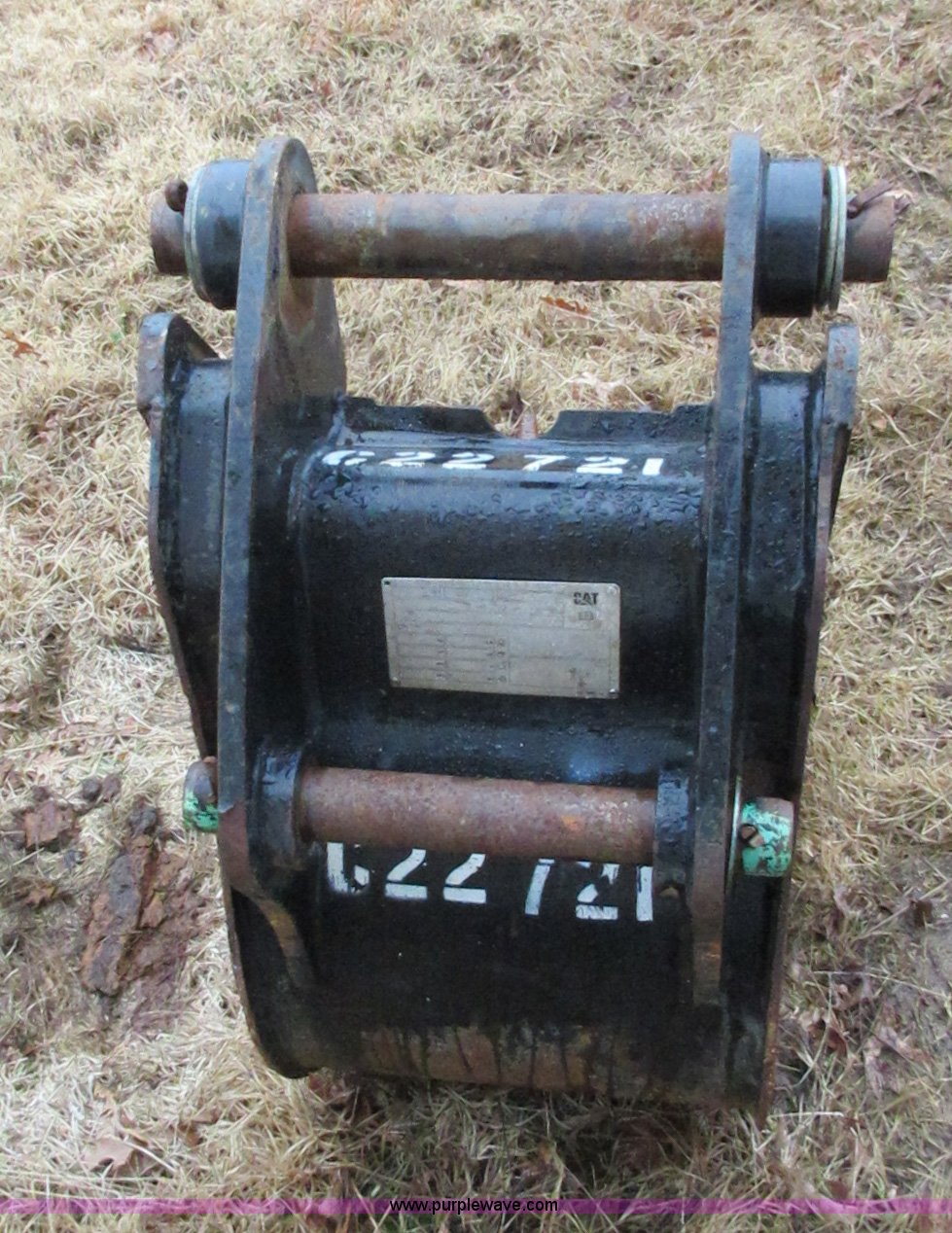Caterpillar backhoe bucket in Claremore, OK Item I1770 sold Purple Wave