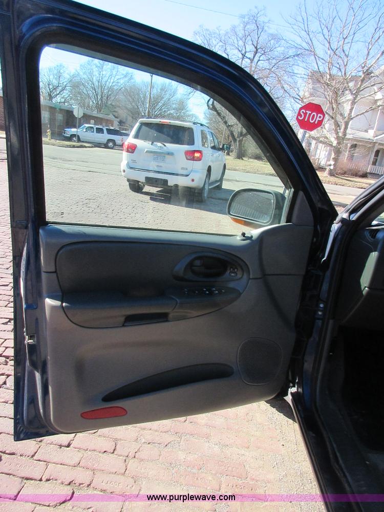 image for item BL9749 2004 Chevrolet TrailBlazer SUV