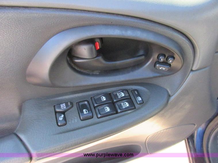 image for item BL9749 2004 Chevrolet TrailBlazer SUV