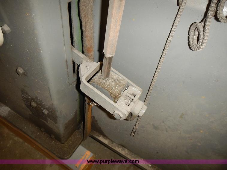 image for item BN9046 Doall V26 vertical bandsaw