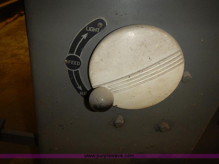 image for item BN9046 Doall V26 vertical bandsaw