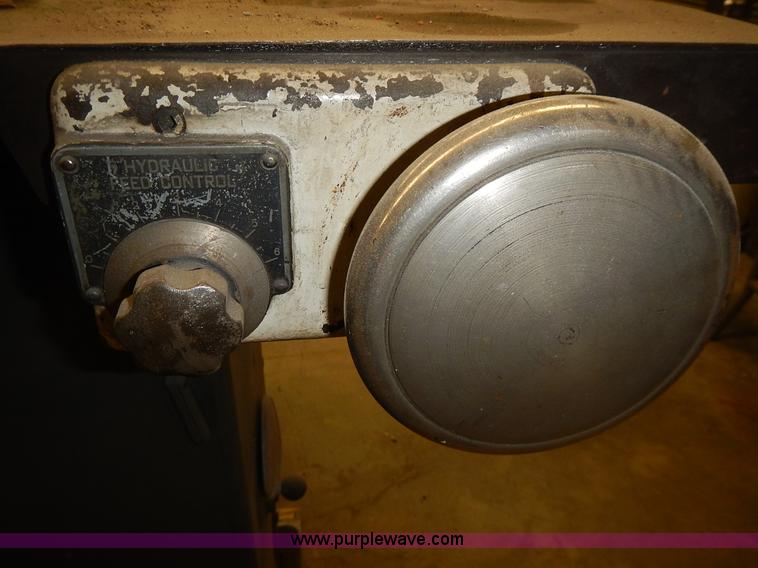 image for item BN9046 Doall V26 vertical bandsaw