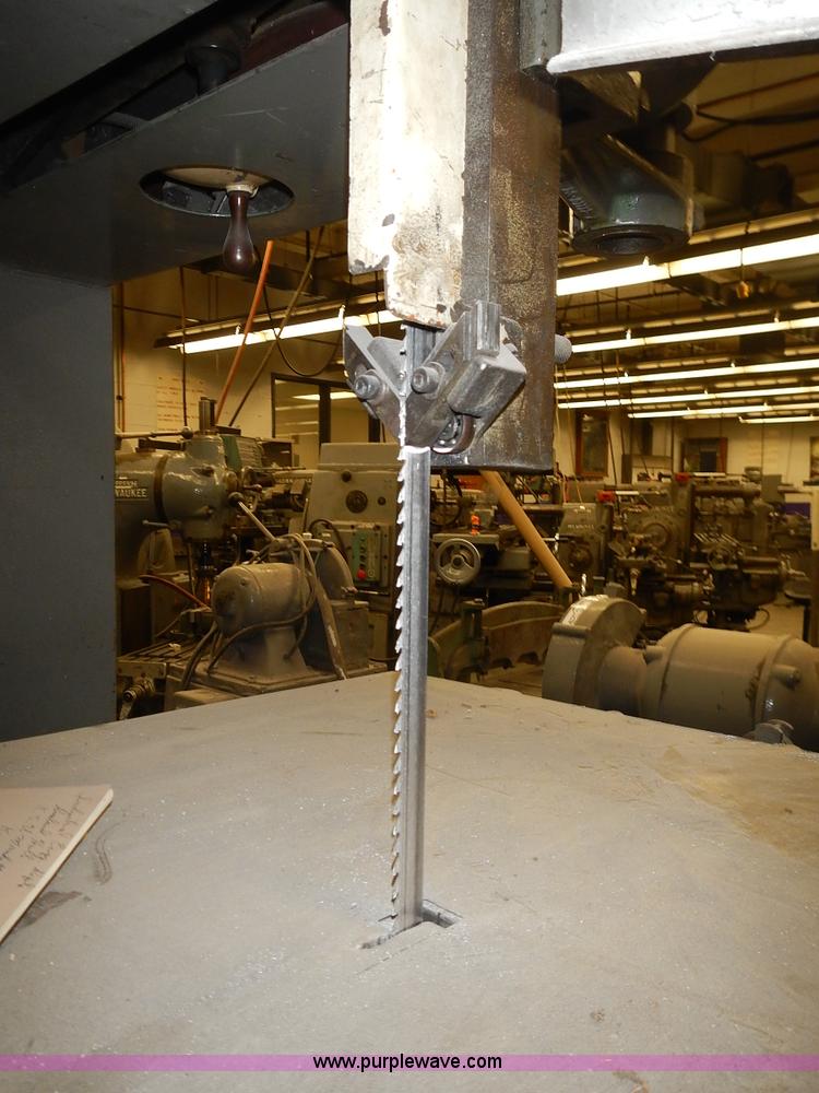 image for item BN9046 Doall V26 vertical bandsaw