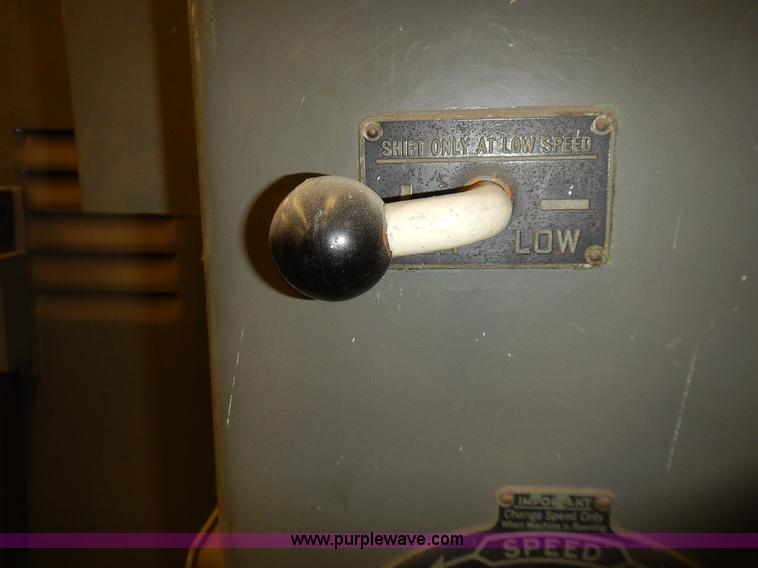 image for item BN9046 Doall V26 vertical bandsaw