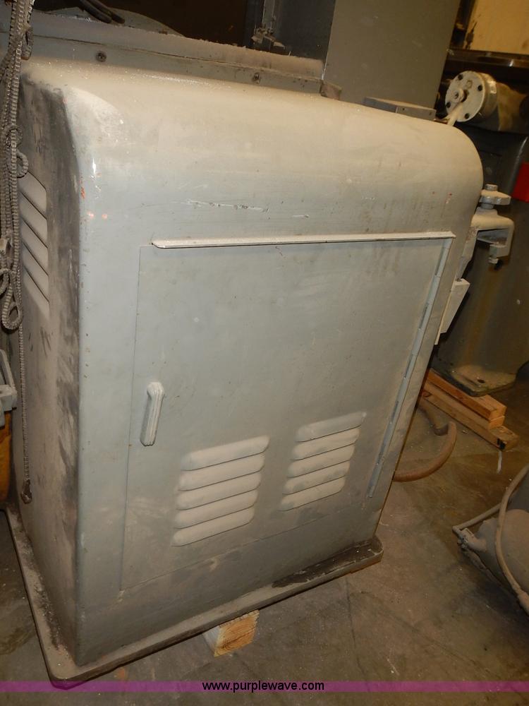 image for item BN9046 Doall V26 vertical bandsaw