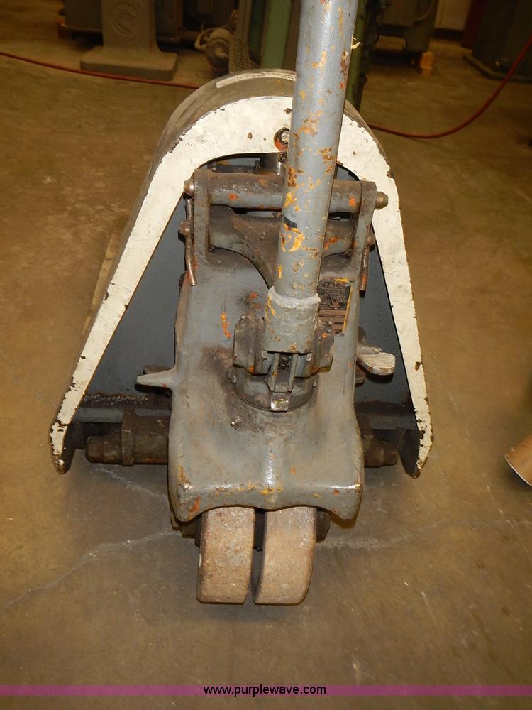 image for item BN9050 Yale pallet jack