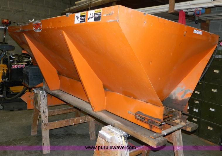image for item BT9786 Henderson Chief FSP7 salt/sand spreader