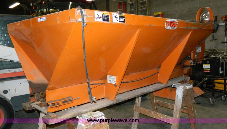 image for item BT9786 Henderson Chief FSP7 salt/sand spreader